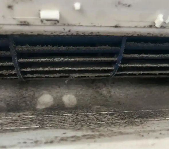 杜集空调吹的风有股烧焦味是怎么回事